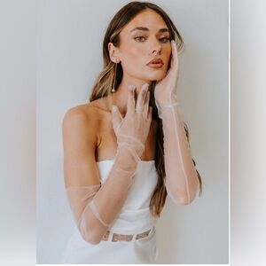 Untamed Petals Bishop Gloves